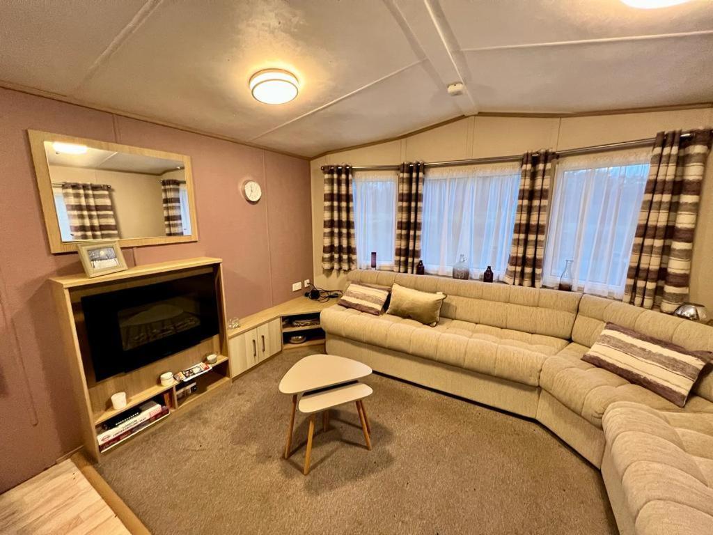 2 Bedroom Lakeview Lodge - Ensuite & Balcony Deck Carnforth Zewnętrze zdjęcie