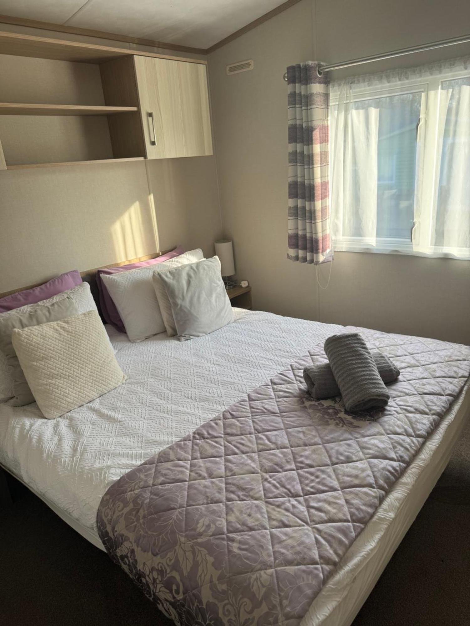 2 Bedroom Lakeview Lodge - Ensuite & Balcony Deck Carnforth Zewnętrze zdjęcie